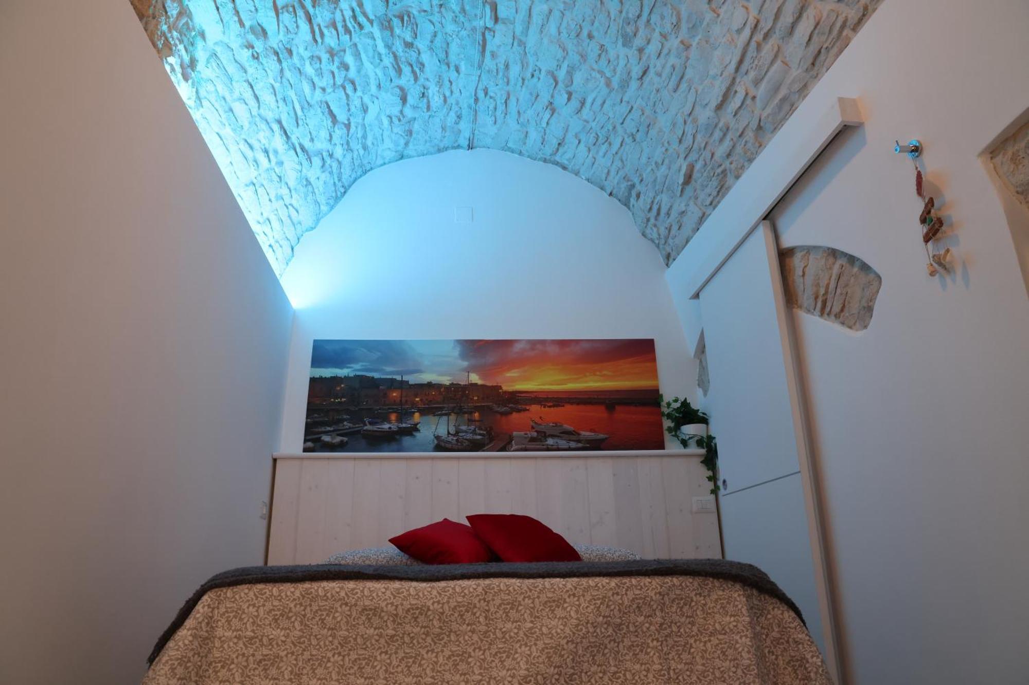 Room 20 - Piccola Camera In Pietra Bianca Giovinazzo Bagian luar foto